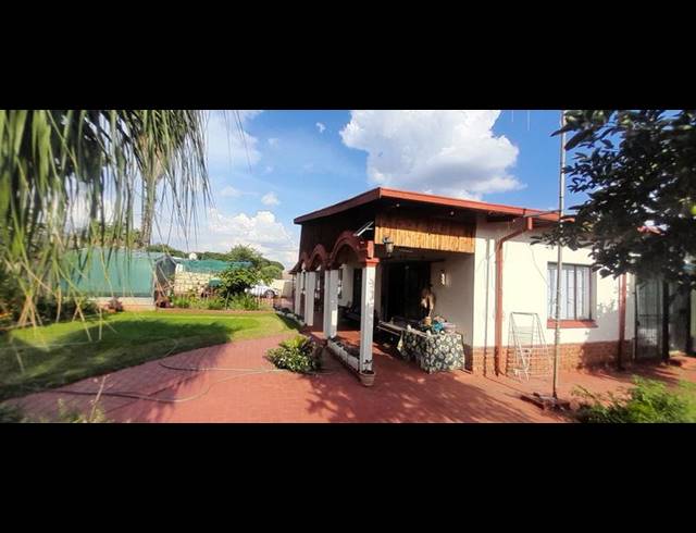 5 BEDROOM HOUSE FOR SALE IN MOUNTAIN VIEW